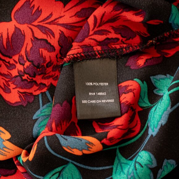 Torrid Floral Blouse Size with "Tuxedo-esque button front" Size 1 (14-16) - Picture 7 of 7